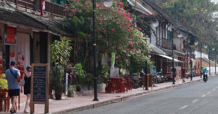 Laos to Update Law on Tourism, Improve Cooperation Among Govt. and Businesses