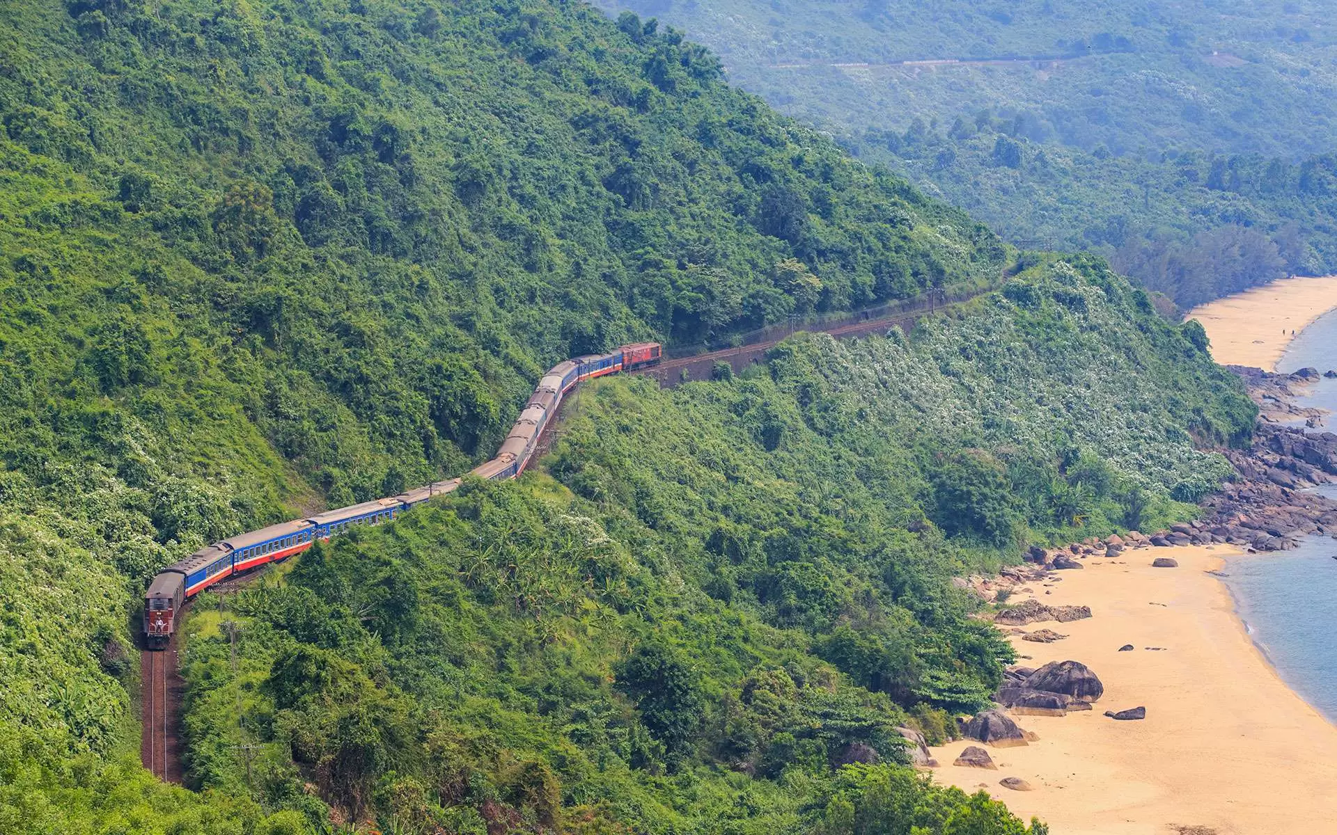 train-from-hanoi-to-ho-chi-minh-city-jpg Hanoi to Ho Chi Minh City by train