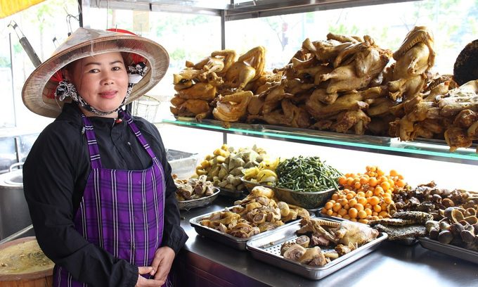 cari2-1615341371-2422-1615341537_680x408 Mekong Delta-style curry stall tickles Saigon taste buds