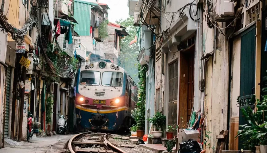 Hanoi to Ninh Binh by train