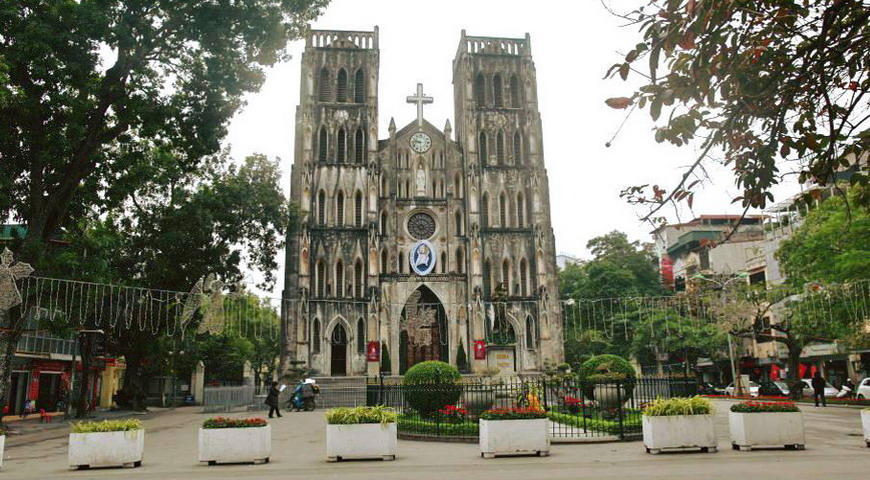 St. Joseph's Cathedral Hanoi City tour