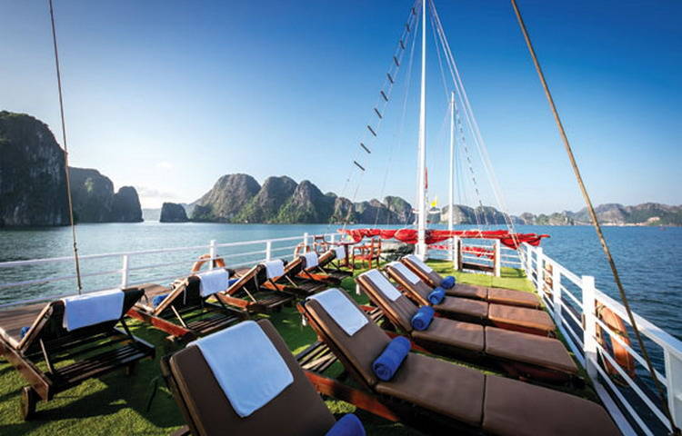 Halong Bay, Quang Ninh Halong_bay_ gray-line-cruise-sundeck