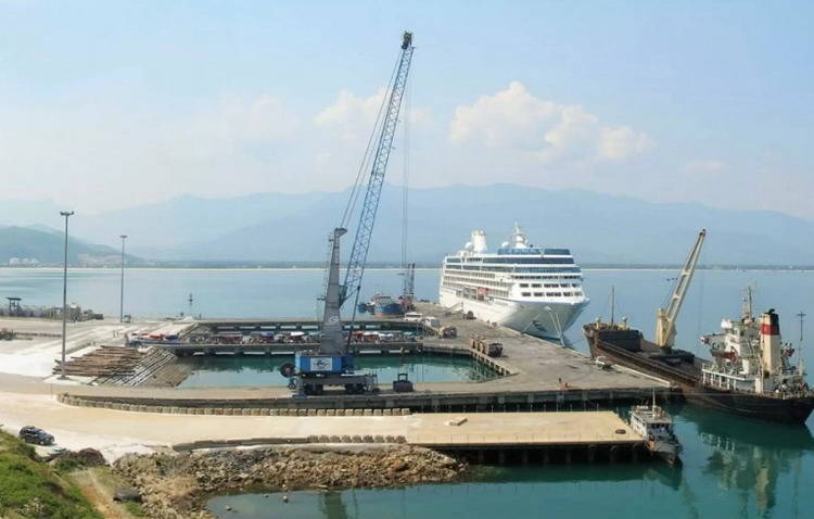 Da_nang_ chan_may_port