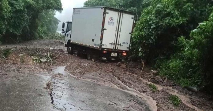 National Road No. 8 in Bolikhamxay Closed Temporarily Due to Landslides
