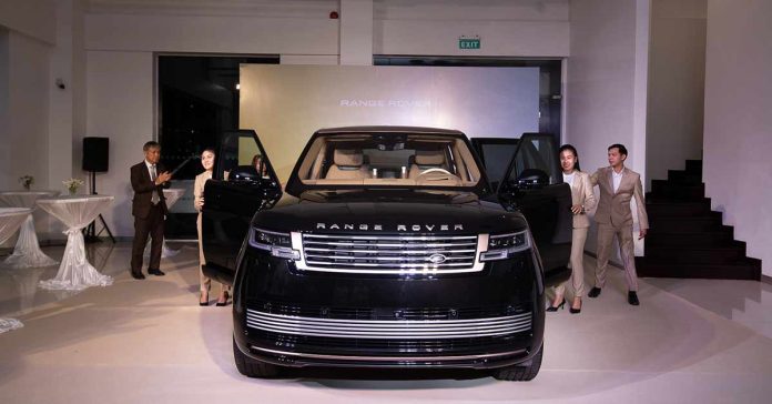 6-696x364-1 New Range Rover SV 23MY Sees Grand Launch in Laos