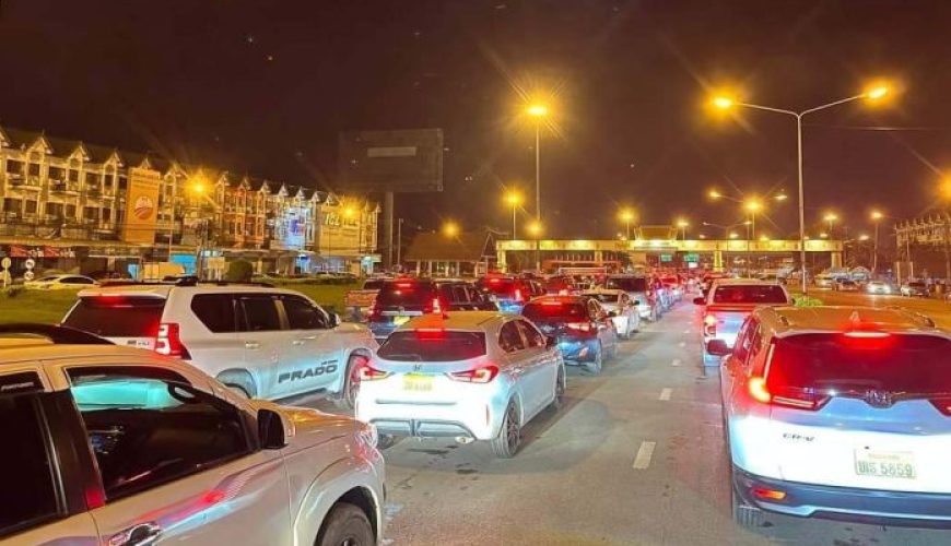 Lao Residents Continue Crossing to Thailand Amidst High Inflation